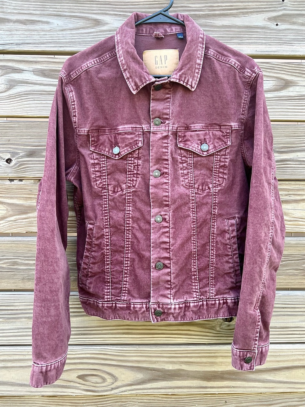 GAP Men’s Vintage Corduroy Burgundy
Denim Jacket Size Large Imported by GAP UK
